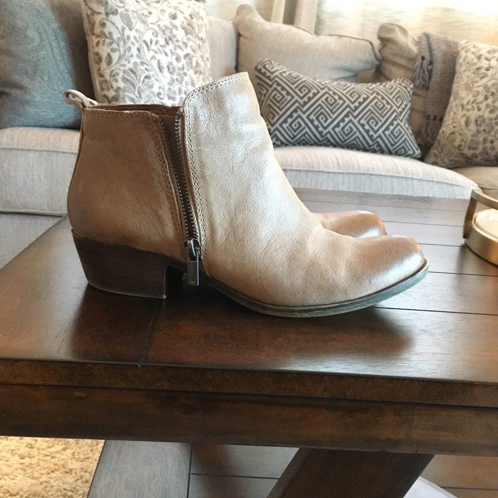 LUCKY BRAND BOOTIES Size 9